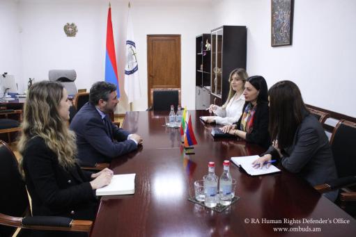 ՄԻՊ-ը և Լիտվայի դեսպանն անդրադարձել են ԼՂ բռնի տեղահանված անձանց իրավունքների պաշտպանությանը