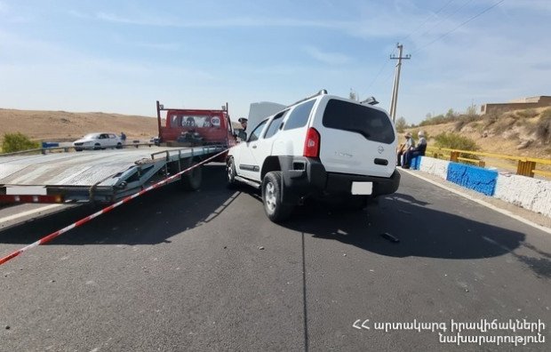 Սևան-Երևան ճանապարհին Nissan Xterra-ն բախվել է արգելապատնեշին. կա տուժած