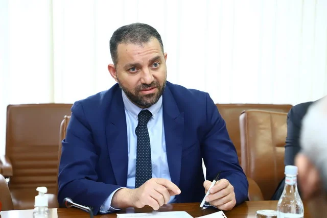 ՀՀ-ում արձանագրվում է բարձր տնտեսական աճ, և այդ աճը սպասարկող ինստիտուտները պետք է առաջանցիկ ձևով զարգանան. Քերոբյան 