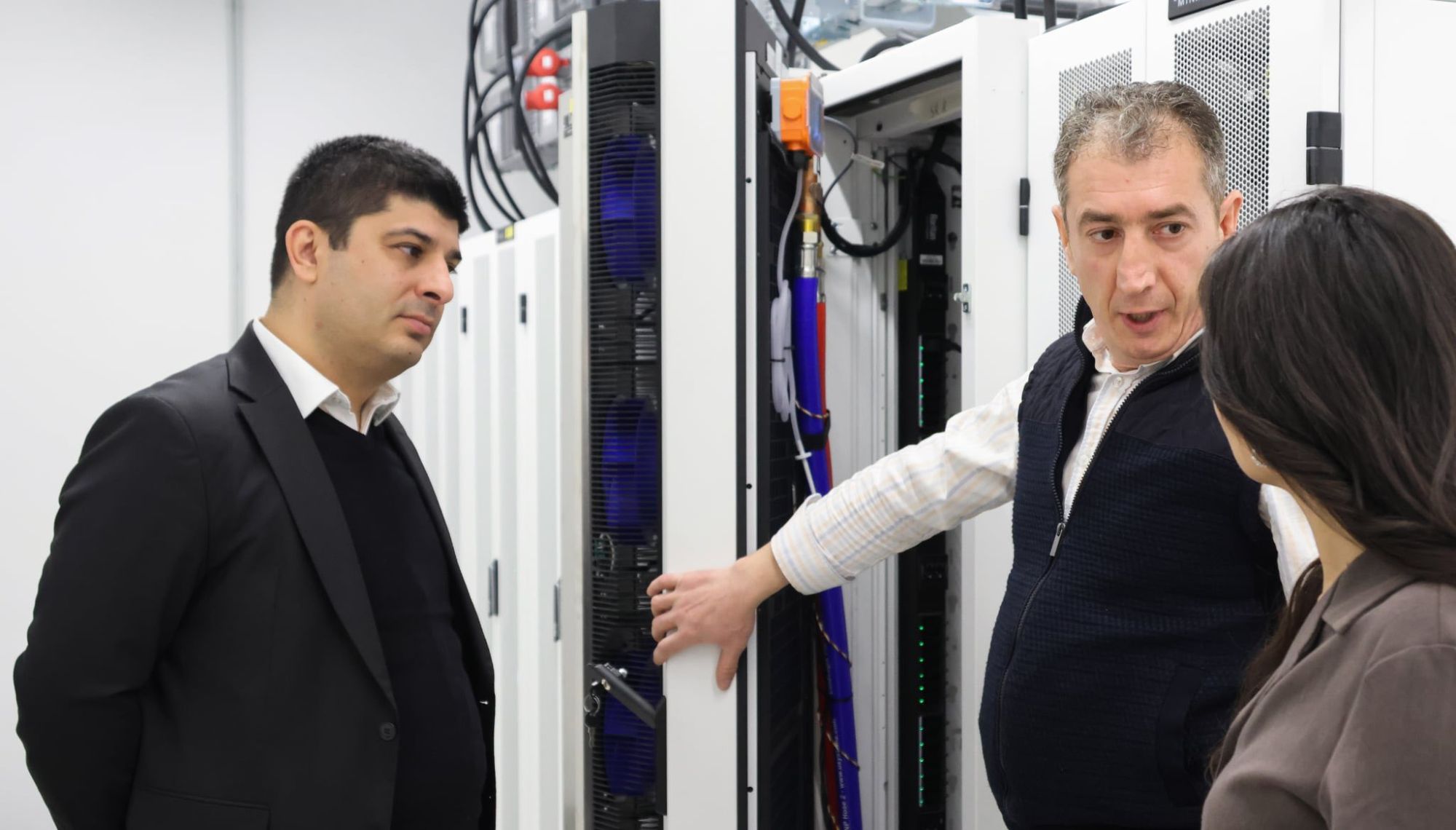 ՀՀ Կառավարության ֆինանսավորմամբ ձեռք բերված նոր գերհամակարգիչը՝ համալրված 64 NVIDIA H100 հաշվողական քարտերով, տեղակայվել է ԵՊՀ-ում