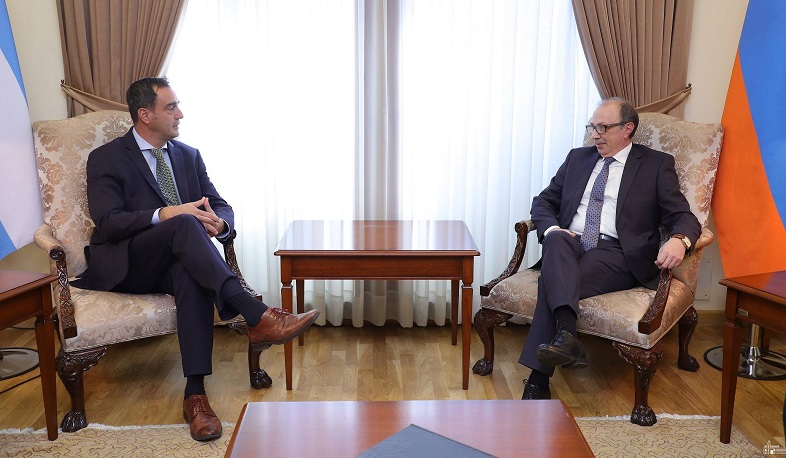 Արգենտինայի նորանշանակ դեսպանն իր հավատարմագրերի պատճենն է հանձնել ՀՀ ԱԳ նախարարին