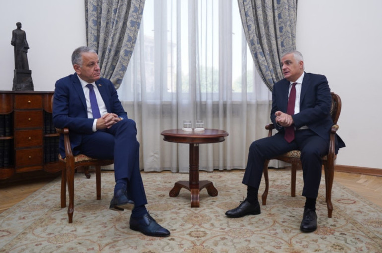 Вице-премьер Армении обсудил с новым главой делегации ЕС в РА вопросы сотрудничества