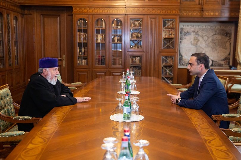 Վեհափառն ու Տիգրան Ավինյանը հանդիպել են, խոսել են առկա խնդիրների և զարգացման ծրագրերի մասին