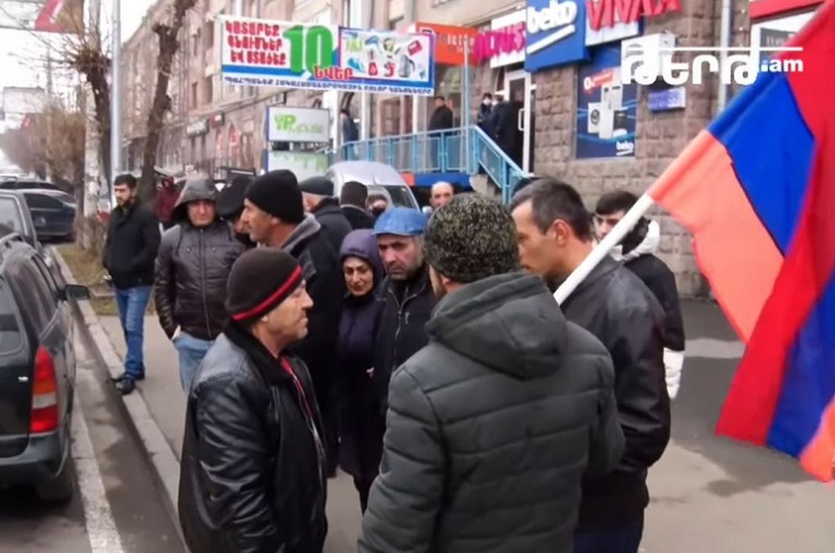 «Չի կարող դավաճան ղեկավարը պահել ո՛չ Արցախը, ո՛չ Հայաստանը»․ Գյումրիում անհնազանդության ակցիաներ են տեղի ունենում