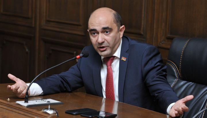 ՀՀ կառավարությունը չի կարողանում կամ չի ցանկանում լուծել Վրաստանի տարածքով ՀՀ քաղաքացիներին իրենց մեքենաներով հայրենիք վերադարձնելու խնդիրը. Մարուքյան