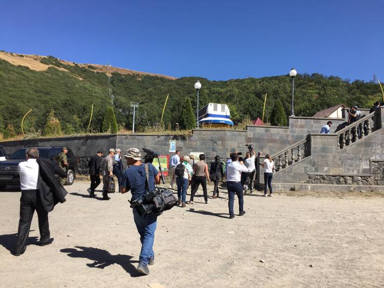 Դեսպաններն այսօր կհավաքվեն Ջերմուկում. «Հրապարակ»