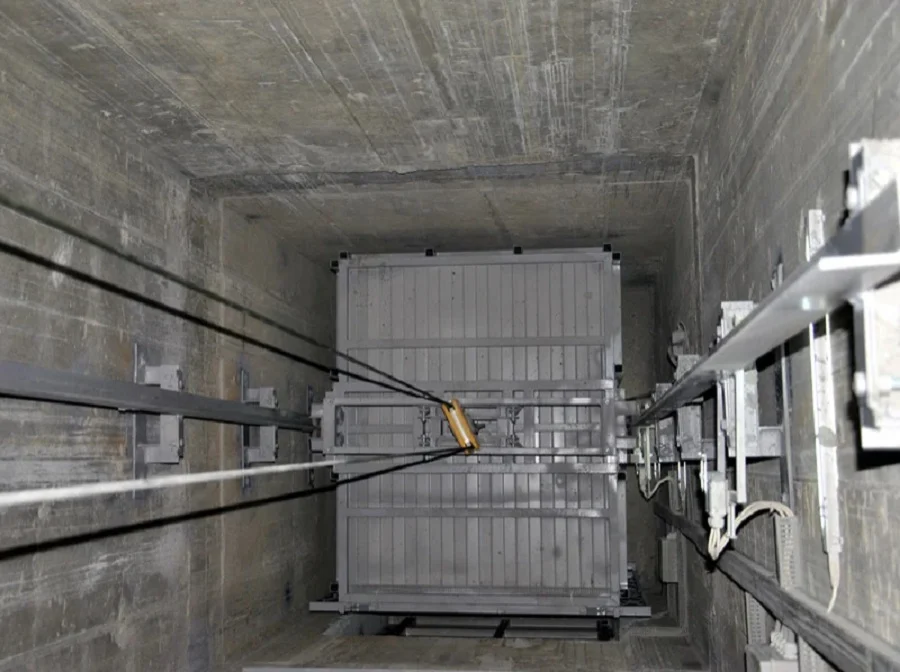 Սասնա Ծռեր փողոցի շենքերից մեկի վերելակ տեխնիկական անսարքության պատճառով ներսում քաղաքացի է մնացել