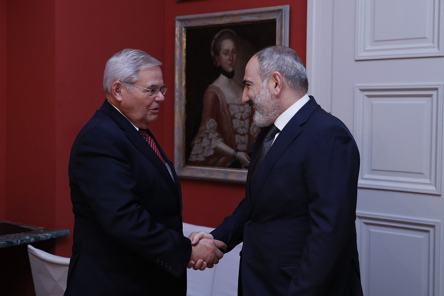 Премьер-министр Пашинян провел встречу с Бобом Менендесом
