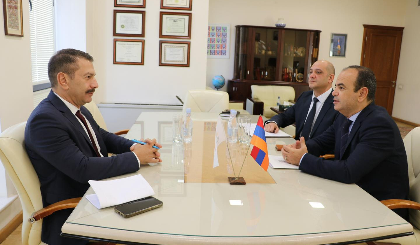 Զարեհ Սինանյանն ու Կիպրոսի դեսպանը քննարկել են Հայաստան-Հունաստան-Կիպրոս համագործակցության զարգացման հեռանկարները