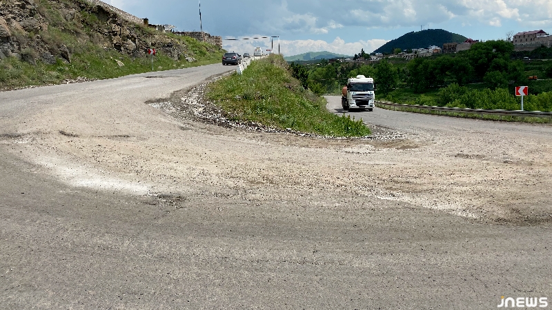 Փոսային նորոգման աշխատանքներ Ախալքալաք-Արագվա ճանապարհին (տեսանյութ, լուսանկար)