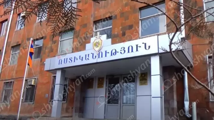 Էջմիածնում հարսը վիճաբանության ժամանակ խոհանոցային դանակով հարվածել է սկեսրոջը և ամուսնուն, ապա ամուսինն է դանակով հարվածներ հասցրել կնոջը