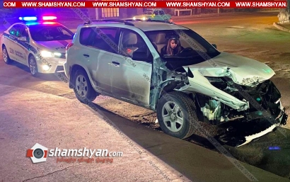 Գյումրիում բախվել են Toyota Rav 4-ն ու ՀՀ պաշտպանության նախարարության КамАЗ-ը