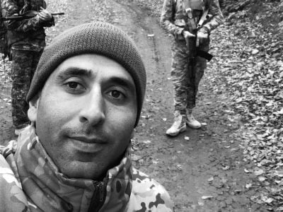 «Մարտական եղբայրություն»-ը հայտնել է ապրիլյան, 44-օրյա պատերազմների մասնակից Արման Պետրոսյանի՝ 1 ամսով կալանավորվելու մասին