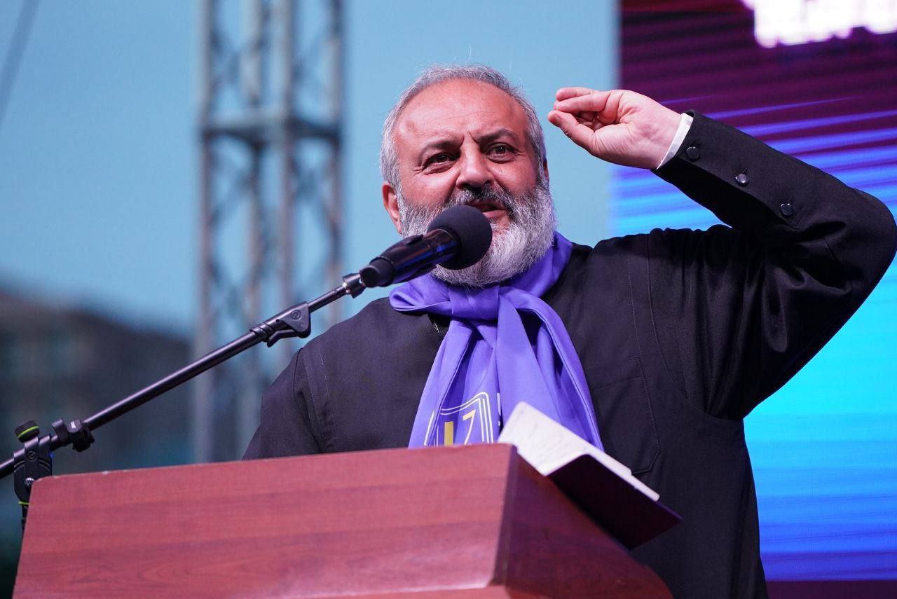 Արցախը հսկայական ներդրումներով կորսվեց, որովհետև ճշմարտության հետ չգործեցինք․ Բագրատ Սրբազանը՝ հայ գործարարներին