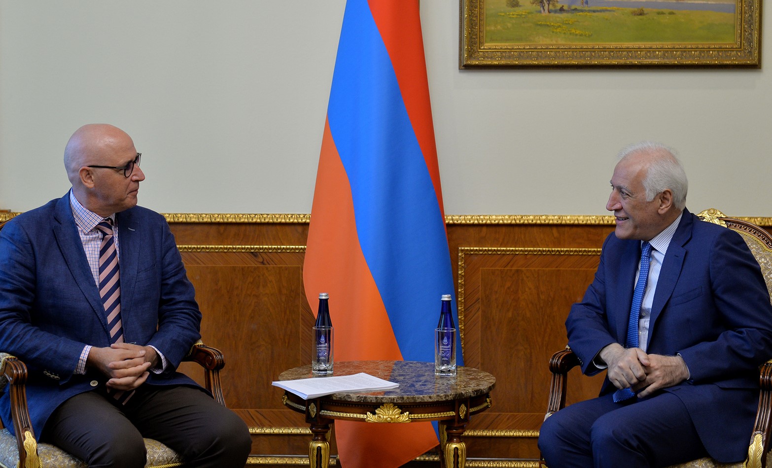 Նախագահ Վահագն Խաչատուրյանն ընդունել է Հայաստանում ֆրանսիական համալսարանի ռեկտոր Բերտրան Վենարին