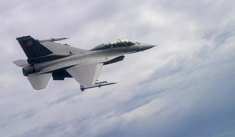 ԱՄՆ սենատորները Պենտագոնին հորդորել են ուսումնասիրել Կիև F-16 ինքնաթիռներ ուղարկելու հնարավորությունը. Politico