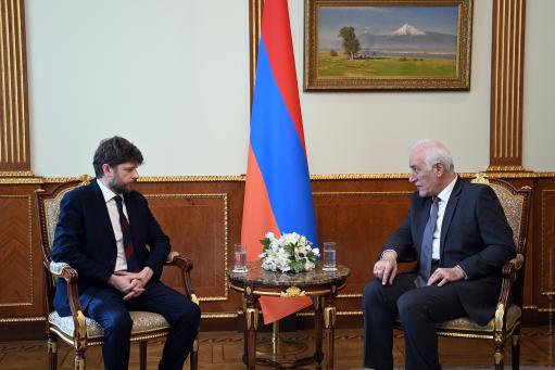 ՀՀ նախագահը հանդիպել է Հայաստանում Ֆրանսիայի դեսպան Օլիվիե Դըկոտինյիի հետ