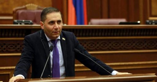 Մոտս տպավորություն ա՝ ոնց որ «ազվերին» են ցփնել ստեղ, սաղ գժված բաներ են խոսում. Արման Աբովյան (տեսանյութ)