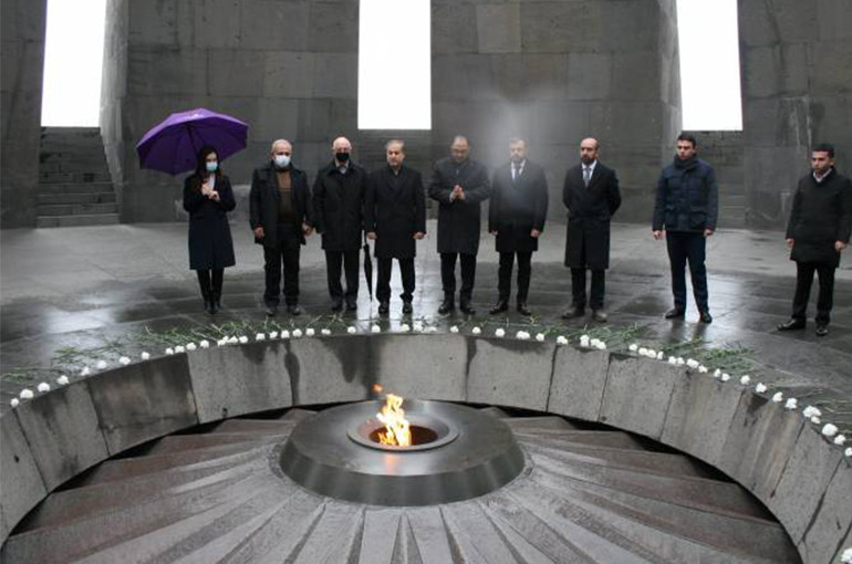 Իրանի Մեջլիսի պատգամավորներն այցելել են Հայոց ցեղասպանության հուշահամալիր