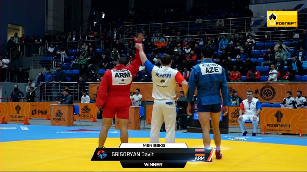 Սամբոյի ԱԱ․ Դավիթ Գրիգորյանը հաղթեց ադրբեջանցի մարզիկին և դուրս եկավ եզրափակիչ