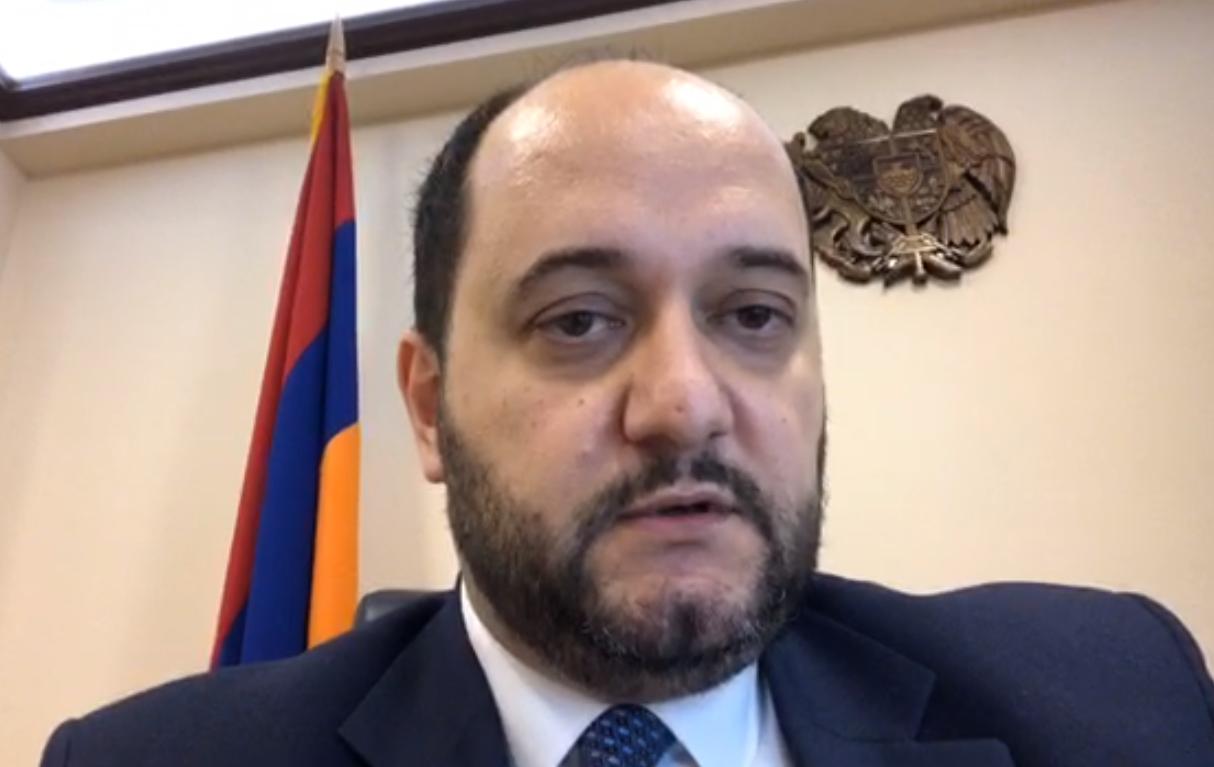 Արայիկ Հարությունյանն այսօր ժամը 17:00-ին կանդրադառնա բուհերի ընդունելության կարգին ու քննություններին