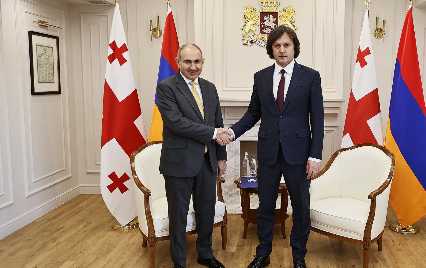 Փաշինյանն ու Կոբախիձեն քննարկել են հայ-վրացական ռազմավարական հարաբերություններին վերաբերող հարցեր