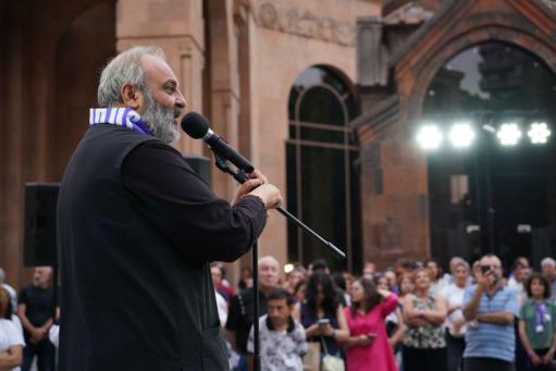 Մարդկանց տրամադրությունը բարձր է, ակնկալիքներն ու ներգրավված լինելու ցանկությունը՝ մեծ․ Սրբազան