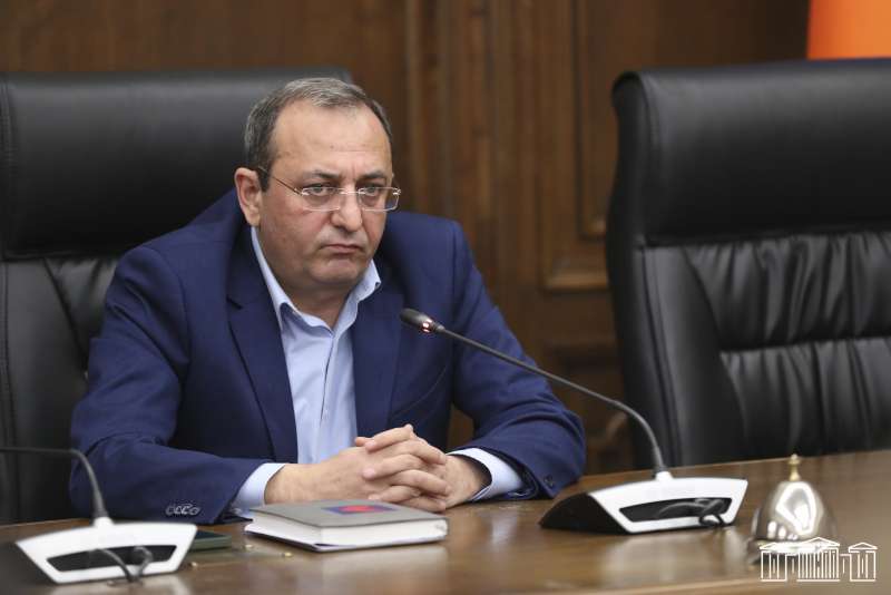 Կեղծ, արկածախնդրային և սուտ օրակարգ է. Մինասյանը` ԵՄ–ին անդամակցելու մասին