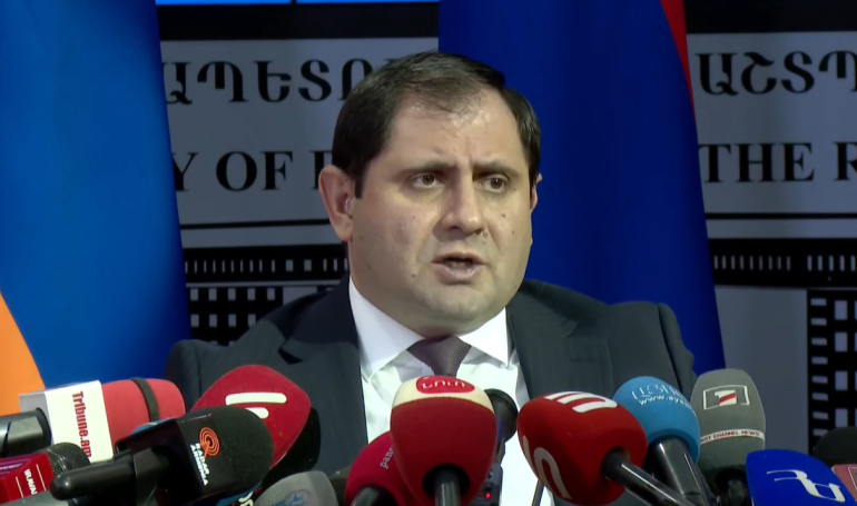 Ես չեմ պատրաստվում որևէ երկրի, այդ թվում Ադրբեջանի հետ մրցավազքի մեջ մտնել, ժամկետային զինծառայության կրճատումը չի նշանակում, որ կրճատվում է բանակը. Պապիկյան
