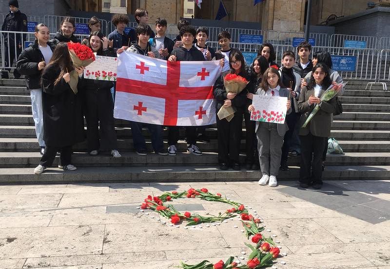 Թբիլիսիի հայ համայնքի հարգանքի տուրքը ապրիլի 9-ի զոհերի հիշատակին