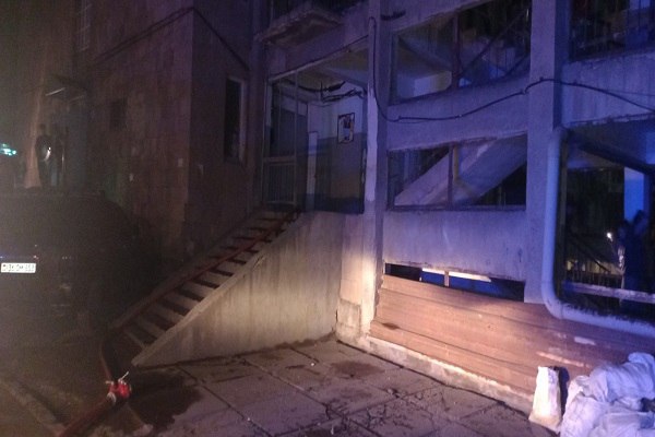 Նոր Արեշի 35-րդ փողոցի  բնակարաններից մեկում բռնկված հրդեհը մարելուց հետո հայտնաբերվել է 63-ամյա քաղաքացու դի