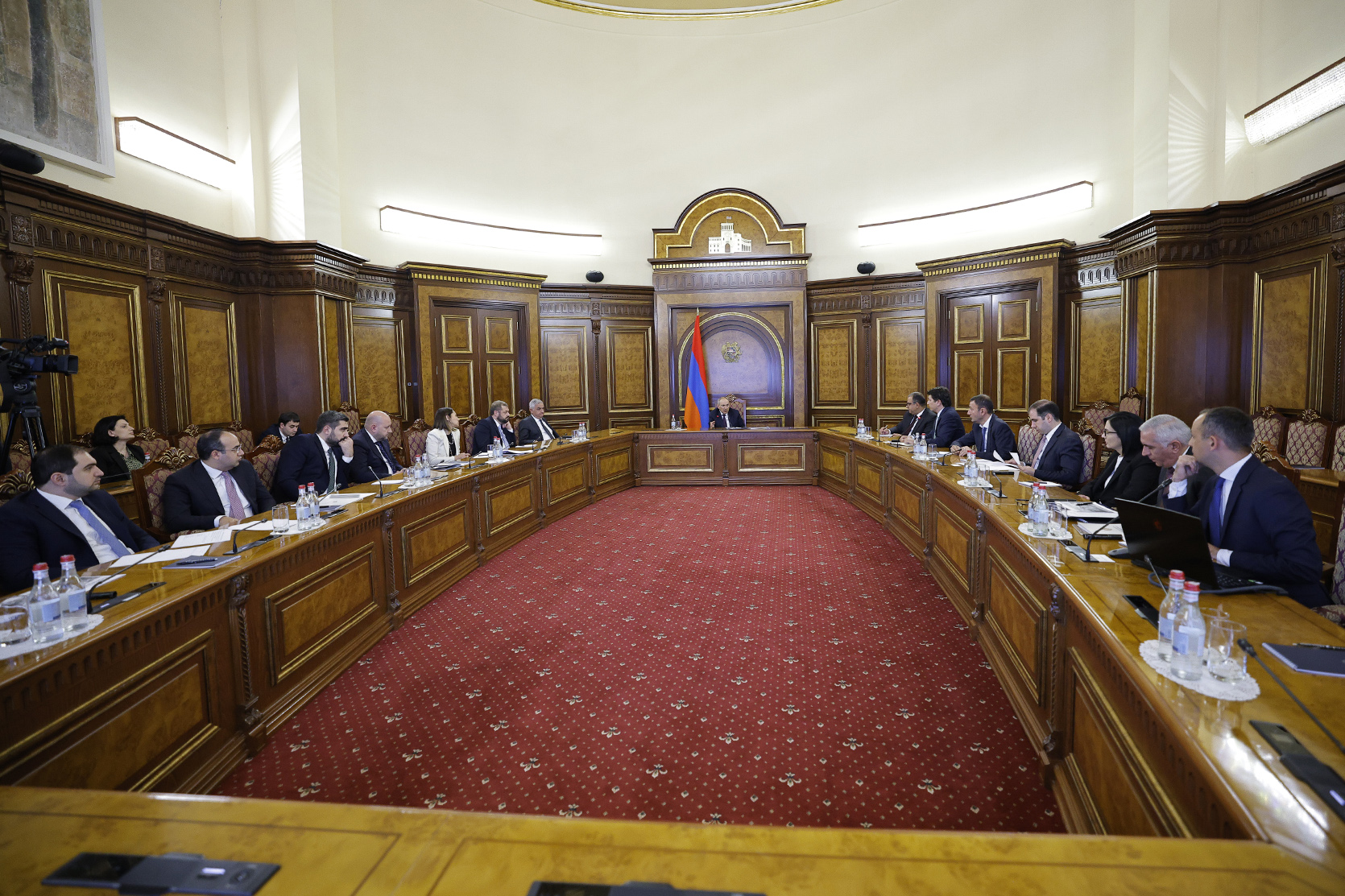 Նիկոլ Փաշինյանի գլխավորությամբ տեղի է ունեցել խորհրդակցություն՝ նվիրված անկանխիկ գործառնությունների խթանման հարցերին