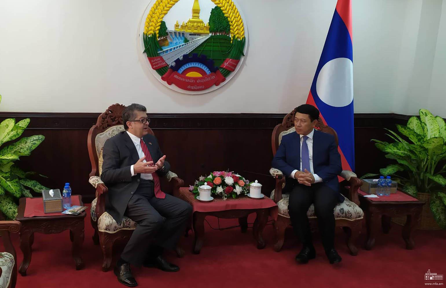 ՀՀ դեսպան Վահրամ Կաժոյանը հանդիպել է Լաոսի վարչապետի և փոխվարչապետի հետ