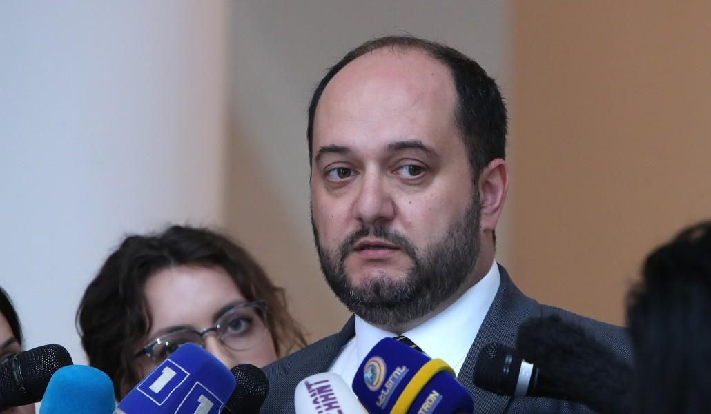 Բուհերից  ոչ ոք ոչ մի բան չի հանում. Արայիկ Հարությունյան