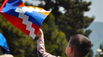 Իշխանությունն արցախցիների առջեւ պայման է դրել. քաղաքական ակցիաների չեն մասնակցի` սոցիալական աջակցությունից չեն զրկվի. «Ժողովուրդ»