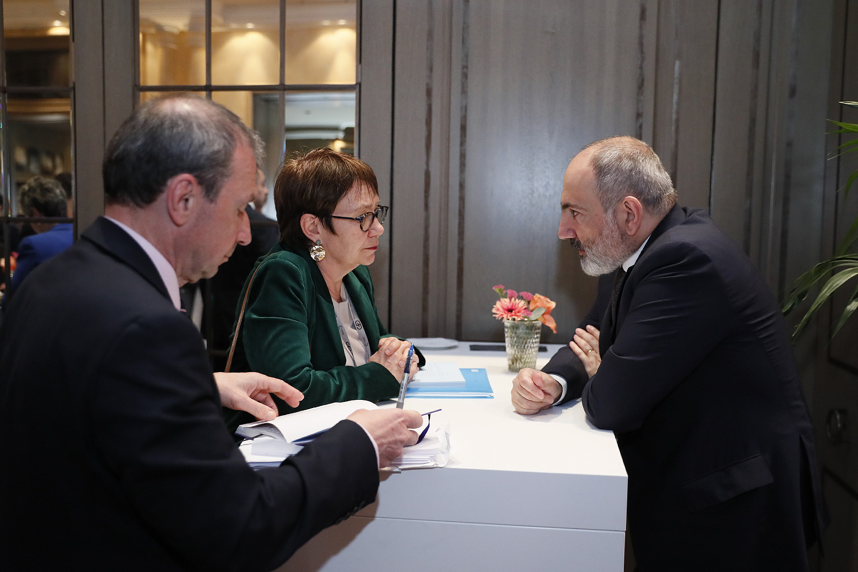 Премьер-министр провел встречи с президентом ЕБРР и исполнительным директором Восточного комитета немецкой экономики