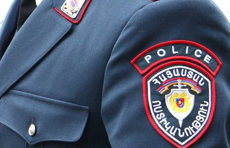 Ոստիկանության ծառայողների նկատմամբ բռնություն գործադրելու կասկածանքով երկու անձ ձերբակալվել է