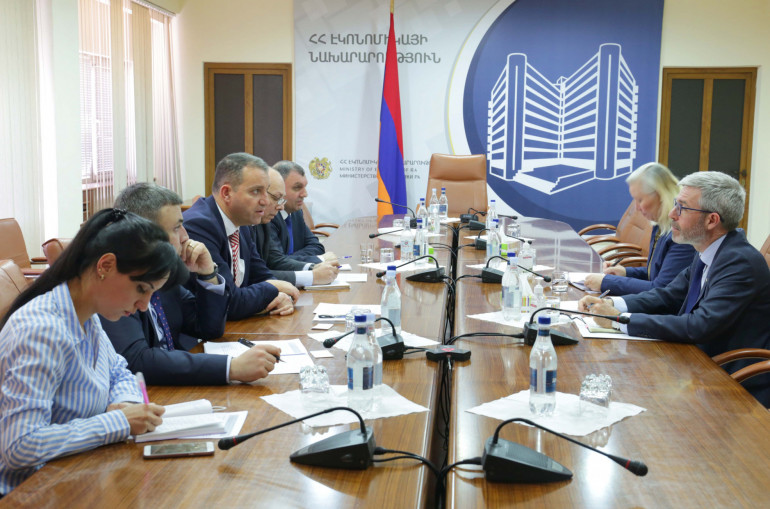 Էկոնոմիկայի նախարարը և ՀՀ–ում Շվեդիայի դեսպանը քննարկել են հայ-շվեդական համագործակցության օրակարգային հարցեր