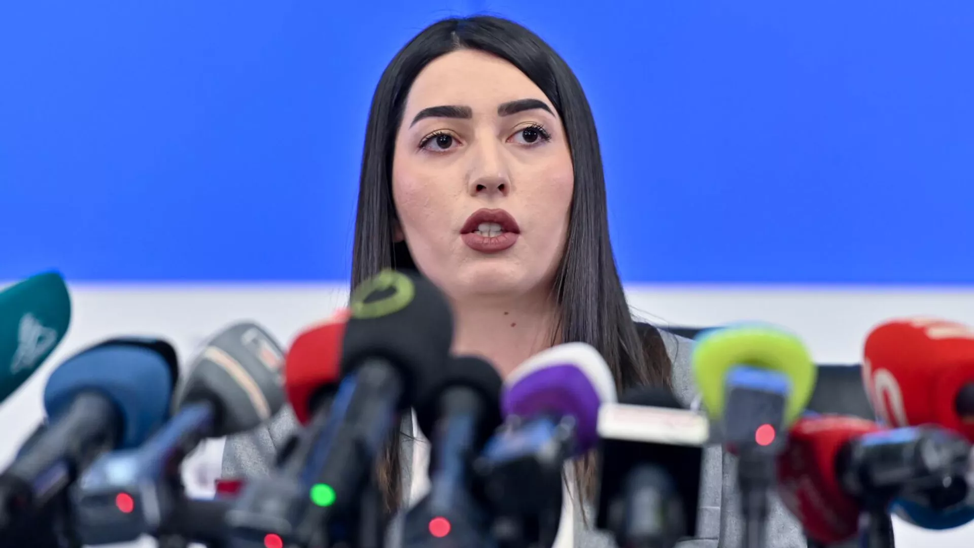 Զենքով պետք է ճիշտ անձի պարգևատրել. ՆԳ նախարար