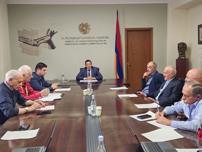 «Պահպանել դիմագիծը». Երևանի փոքր կենտրոնի կառուցապատման առաջարկները քննարկվել են Քաղաքաշինության կոմիտեում