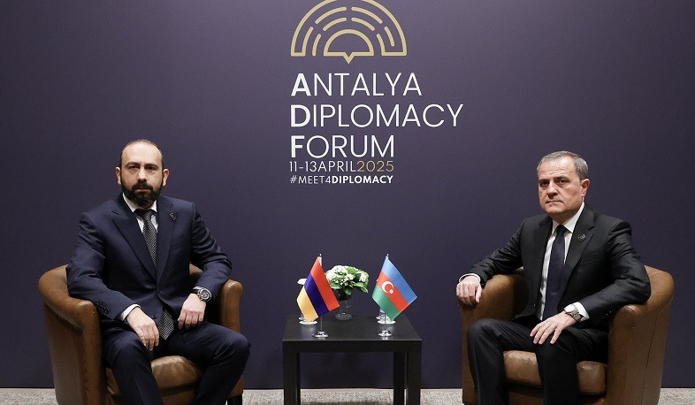 Հայաստանի և Ադրբեջանի միջև դե ֆակտո հակամшրտություն չկա, բայց դե յուրե դեռ չկա ստորագրված խաղաղության պայմանագիր․ Արարատ Միրզոյան