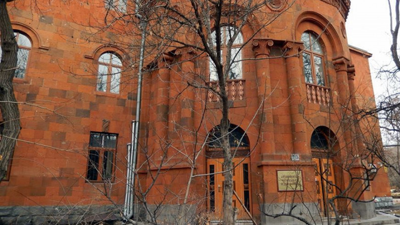 Ցնgված ենք, որ Հայաստանի կառավարությունը մտադիր է մեր գրող ընկերներին զրկել իրենց պատկանող շենքերից․ Վրացի գրողներ