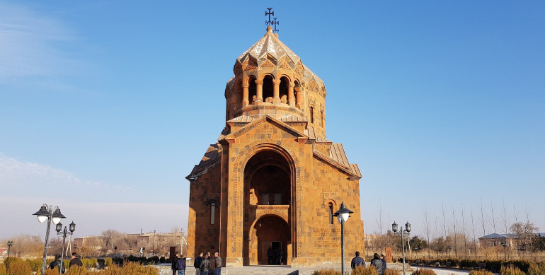 Ճնշման կամ uպառնալիքի միջոցով ուղղորդում են քահանաներին՝ միանալու թեմի նախկին առաջնորդին և ընդունելու նրա առաջնորդական իշխանությունը. Մասյացոտնի թեմ