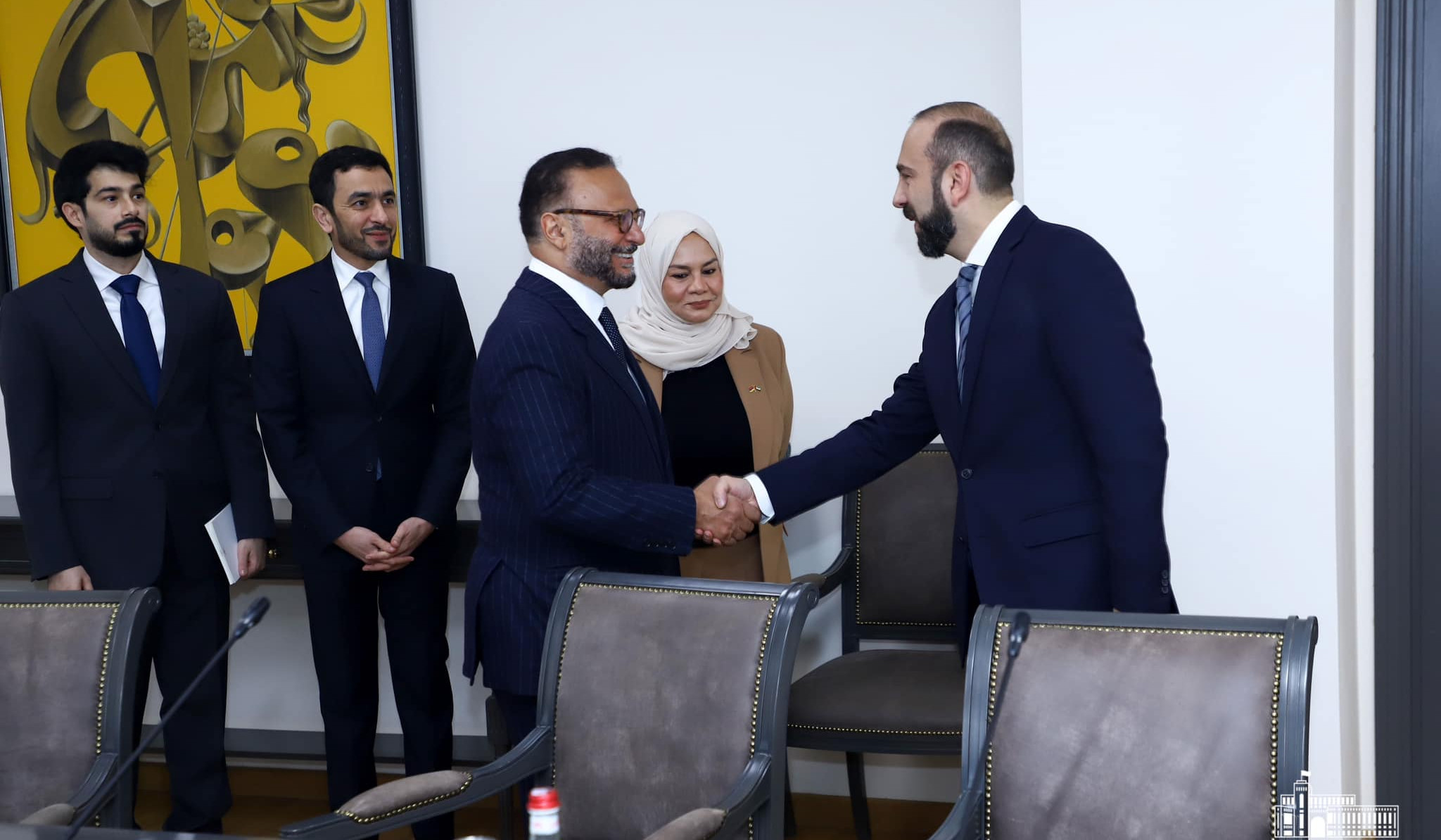 Միրզոյանը ԱՄԷ նախագահի խորհրդականի հետ քննարկել է խաղաղության հաստատման ուղղությամբ ՀՀ տեսլականը