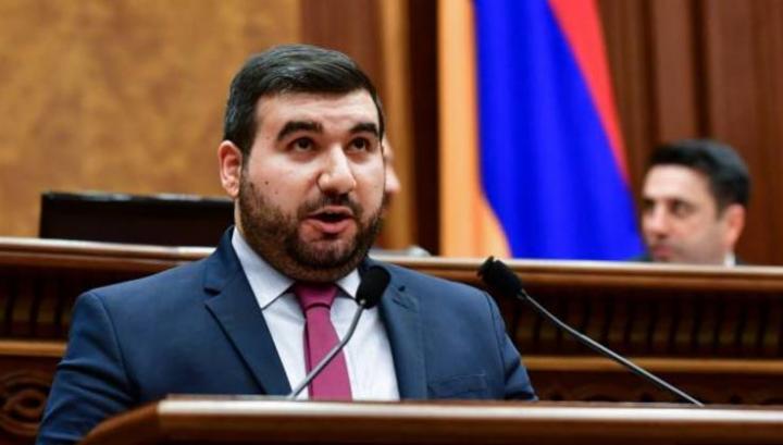 Հերիք է չարչրկեք այդ թեման, հանգիստ թողեք այդ մարդկանց, չի կարելի խաղալ դրա վրա, դա այդ թեման չէ․ Վահագն Ալեքսանյանը՝ ընդդիմադիրներին