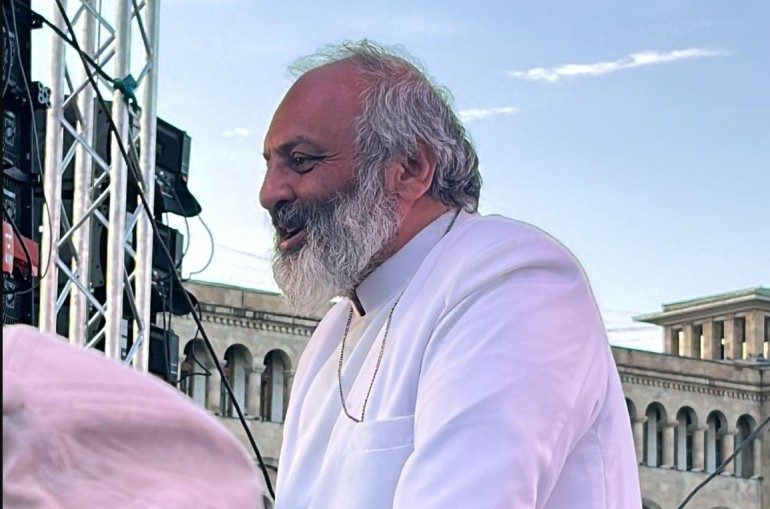 Ես երկքաղաքացի եմ, Կանադայի անձնագիր ունեմ, որ ստացել եմ այնտեղ հոգևոր ծառայության ժամանակ. Բագրատ Սրբազան