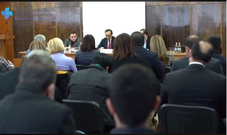  Արսեն Թորոսյանը հանդիպել է բժշկական կազմակերպությունների տնօրեններին (տեսանյութ) 