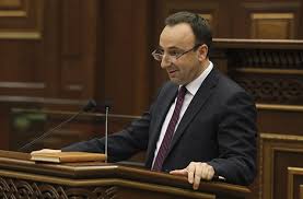 Հրայր Թովմասյանը դեռ չի որոշել՝ դատարան հայց կներկայացնի՞ Փաշինյանի դեմ զրպարտության հոդվածով, թե՞ ոչ