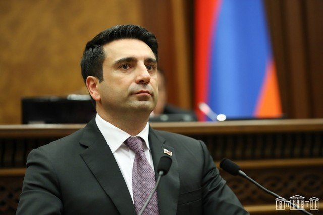 Ես կարծում եմ՝ Ռոբերտ Քոչարյաը ռուսական շպիոնի կարգավիճակ ունի․ Ալեն Սիմոնյան
