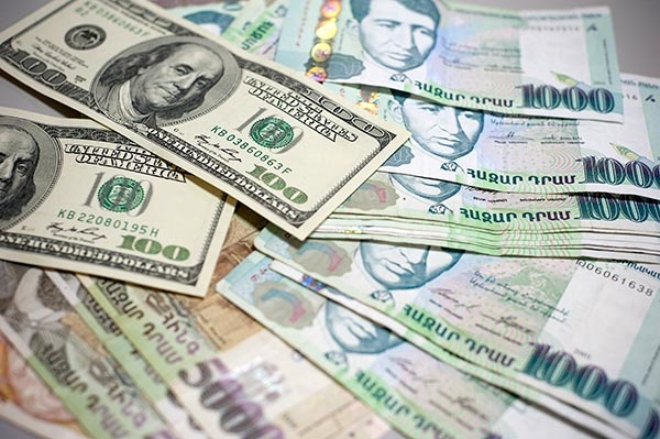 Դոլարի փոխարժեքը ՀՀ բանկերում մոտեցել է 500 դրամի սահմանին